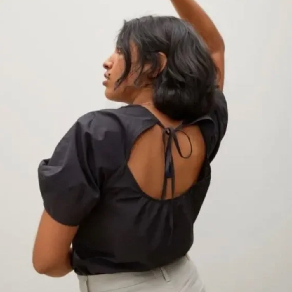 Everlane Circle Back Top